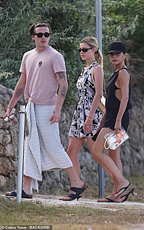 gia dinh david beckham vui ve di du lich cung con dau tuong lai o italy hinh 9