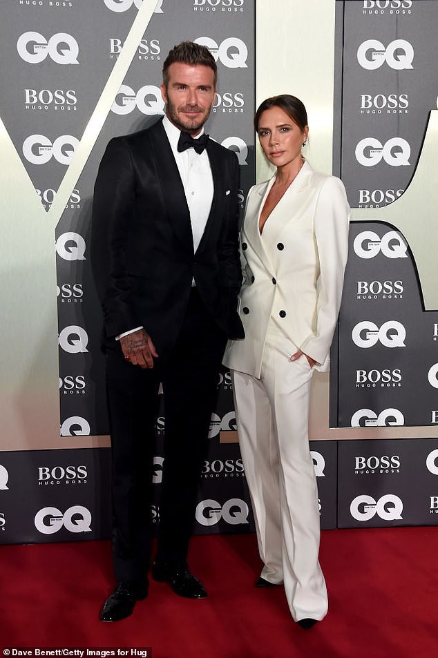 victoria beckham khoe nhan kim cuong dat tien  hinh 2