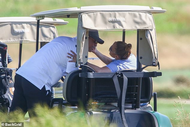 jennifer lopez va ban trai hon nhau ngot ngao khi di choi golf hinh 5