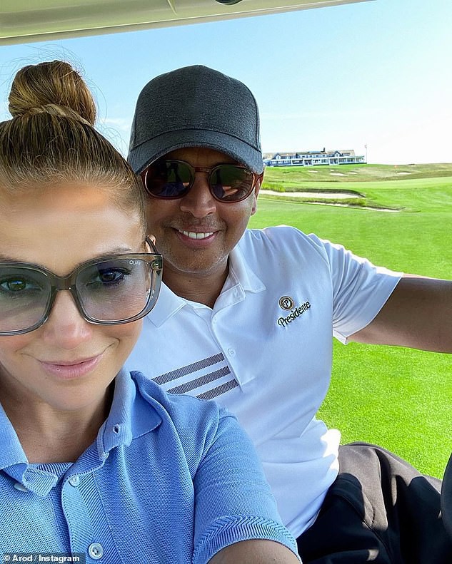 jennifer lopez va ban trai hon nhau ngot ngao khi di choi golf hinh 7