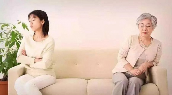 me chong "vo tu" lay do cua con toi mang ve cho chau ngoai hinh 1