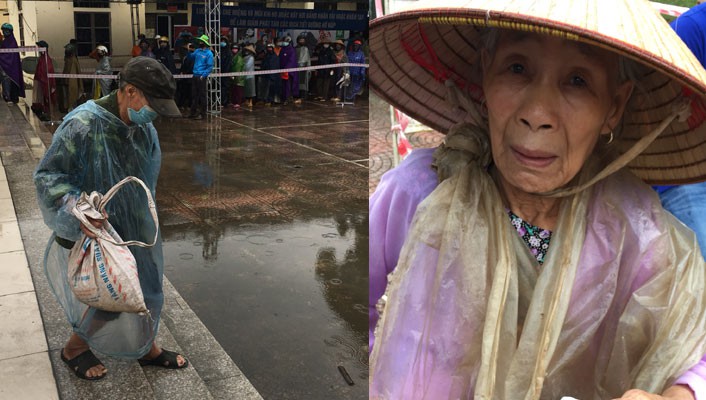 cam dong nguoi muong doi mua nhan ho tro o atm rut gao "bang chan" hinh 2