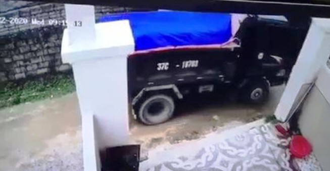 dien bien moi nhat vu tai xe lui xe chet chau be roi vui xac phi tang hinh 5