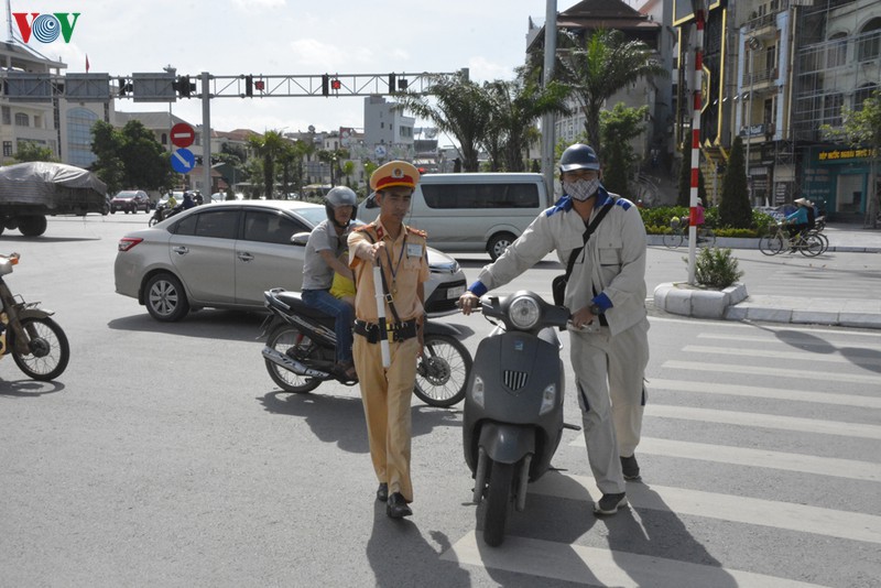 tong kiem tra phuong tien giao thong: thoi diem nguoi dan vua "guong" day sau dich da phu hop? hinh 1