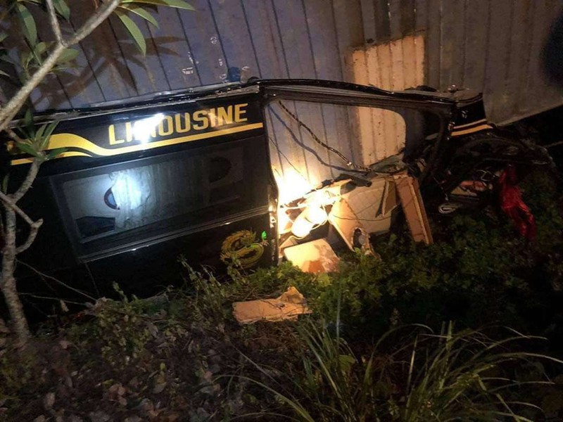 hien truong vu container de xe limousine, nu giam doc va 2 nguoi tu nan hinh 4