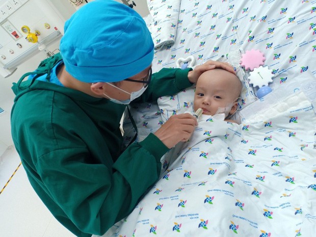 hinh anh de thuong cua be truc nhi - dieu nhi cuoi tit mat don tim moi nguoi hinh 8