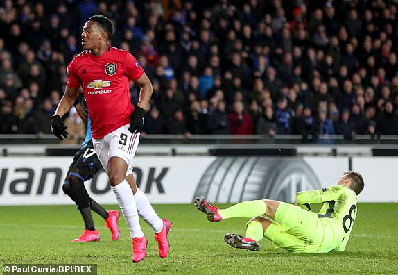 truc tiep club brugge vs mu luot di vong 1/16 europa league 2019/2020 hinh 1