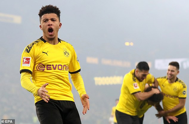 jadon sancho phu phang chelsea: mu lam gi de "nang tay tren" cua real? hinh 1