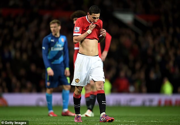 cuoc song "dia nguc" o manchester qua tam su cua vo angel di maria hinh 2
