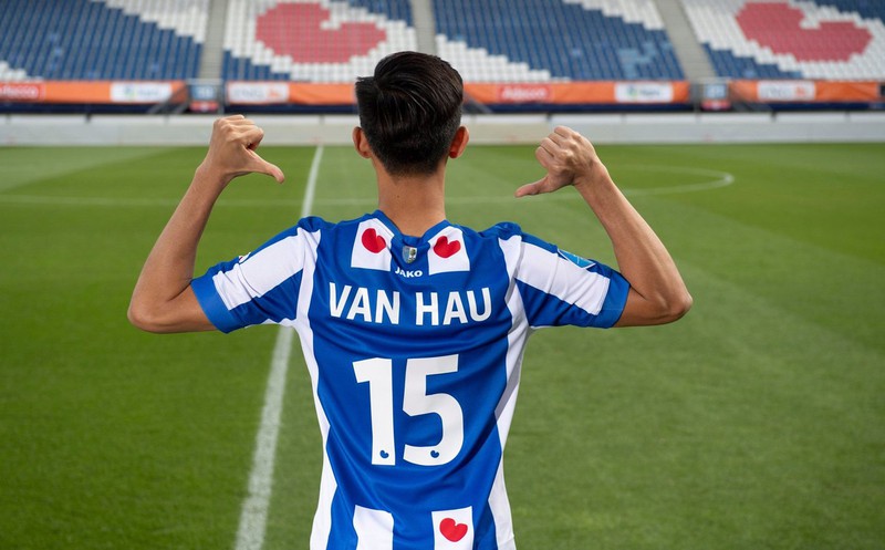 van hau kho tiep tuc o lai heerenveen vi covid-19 hinh 1