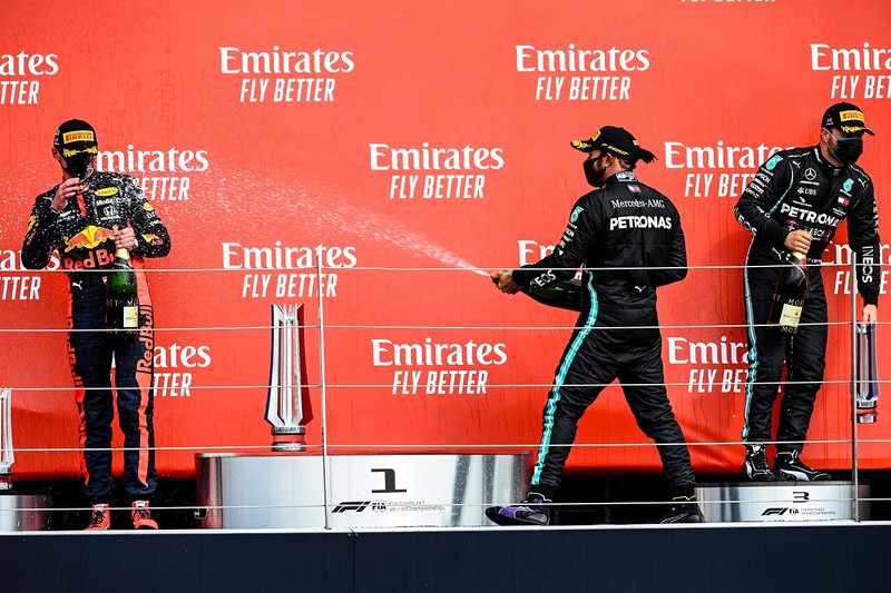 red bull soan ngoi mercedes ngoan muc tai chang dua ky niem 70 nam f1 hinh 2