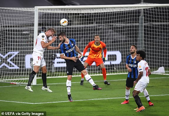 xem truc tiep sevilla vs inter milan chung ket europa league 2019/2020 hinh 1