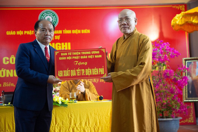 giao hoi phat giao viet nam trao qua tu thien toi dong bao tinh dien bien hinh 7