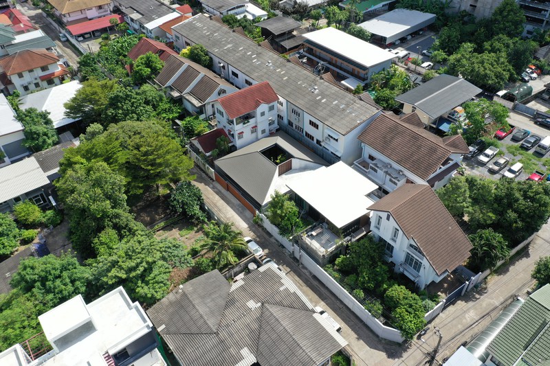ngoi nha mai dai am cung co khong gian ket noi  hinh 1