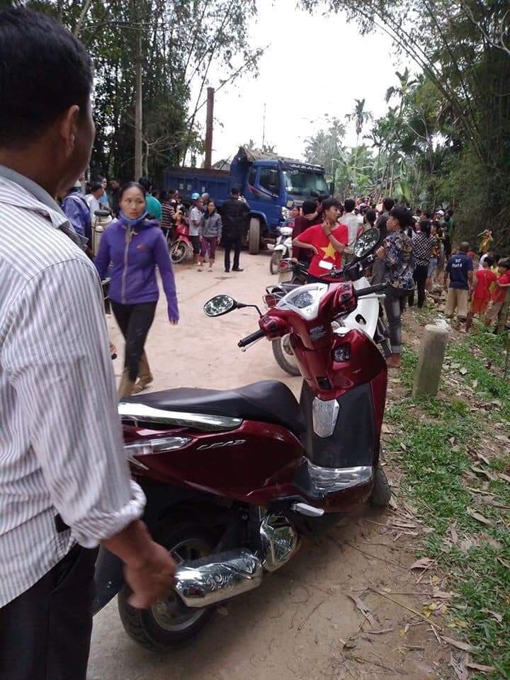 di hoc ve, mot hoc sinh lop 4 bi xe tai can tu vong hinh 1