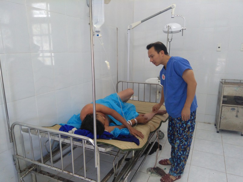 quan y truong sa cap cuu ngu dan gap nan trong qua trinh khai thac hinh 2