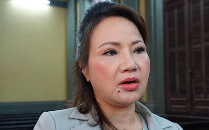dien bien vu con do lao vao tru so cong an, dap pha o to, cat toc co gai hinh 9