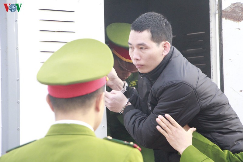ngày đầu phiên tòa xét xử 9 bị cáo trong vụ án sát hại nữ sinh giao gà hình 6 ngay dau phien toa xet xu 9 bi cao trong vu an sat hai nu sinh giao ga hinh 6