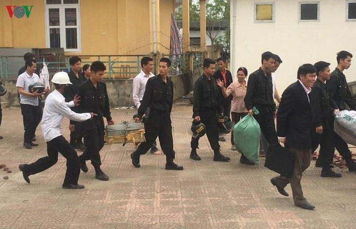 nhin lai vu viec o dong tam: thuong ton phap luat de xay dung va bao ve to quoc hinh 2