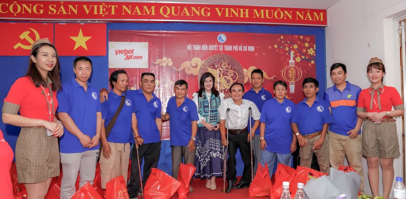 vietjet mang tet yeu thuong toi hoi thanh nien khuyet tat tp.hcm hinh 3