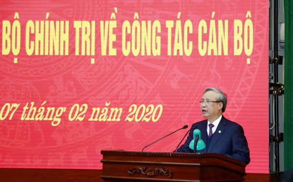 bo chinh tri phan cong ong vuong dinh hue lam bi thu thanh uy ha noi hinh 2