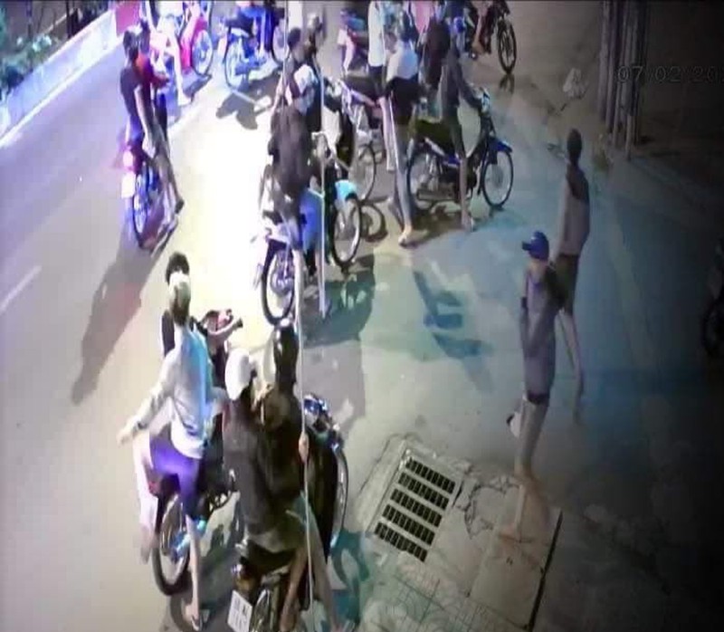 nong 24h: qua camera an ninh, ngan chan kip thoi mot vu thanh toan nhau hinh 1
