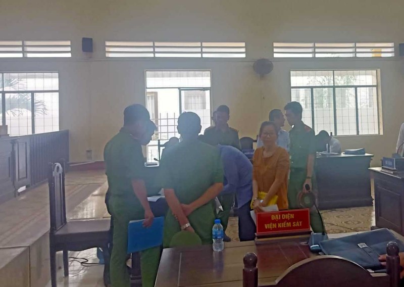 hoan phien toa xet xu nguyen giam doc so y te ca mau hinh 1