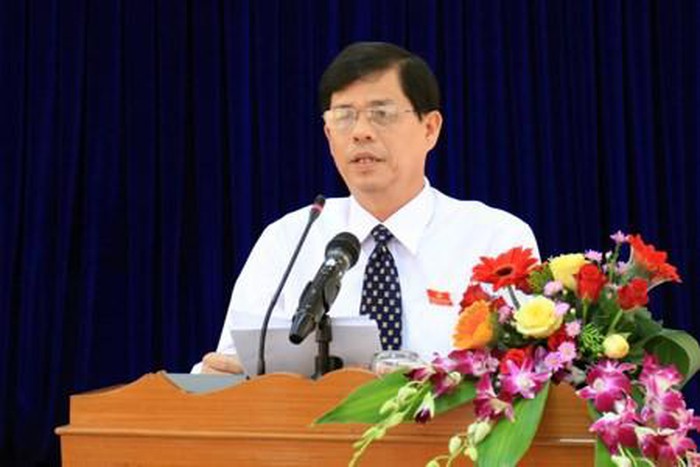 chan dung tan chu tich ubnd tinh khanh hoa nguyen tan tuan hinh 4