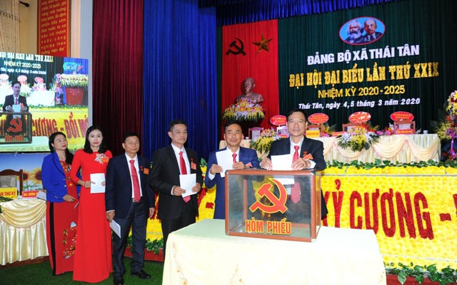 bau truc tiep bi thu tai dai hoi: buoc tien dan chu trong dang hinh 1