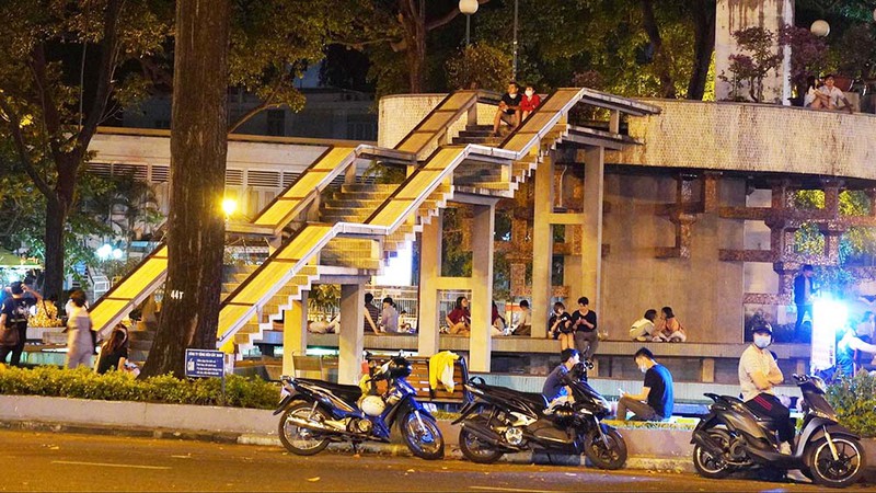 nhieu diem vui choi tai tphcm von tap nap, nay vang ve vi covid-19 hinh 6