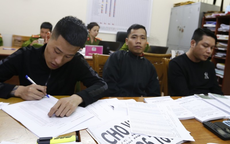 nong 24h: ru dong bon tu hai phong vao da lat mo dich vu cho vay nang lai hinh 1