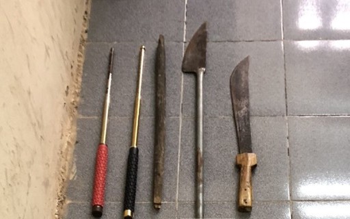 nhom thieu nien mang hung khi di giai quyet doi thu hinh 1
