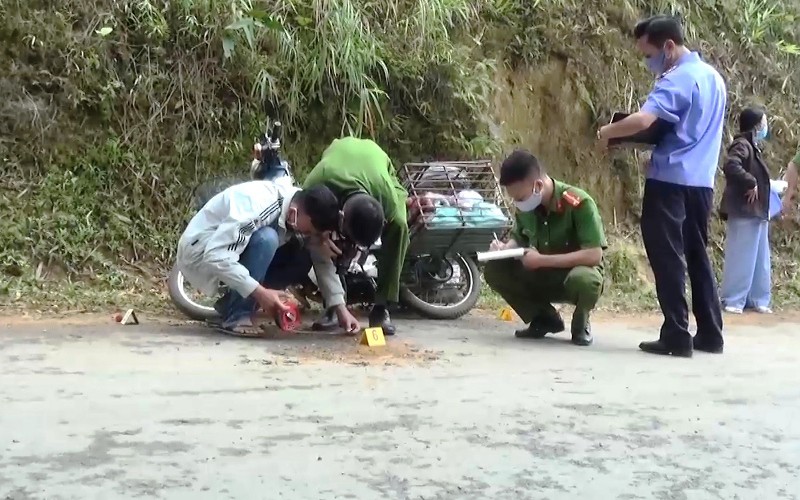 bat doi tuong chem nguoi, cuop tai san sau gan 5 gio gay an  hinh 2