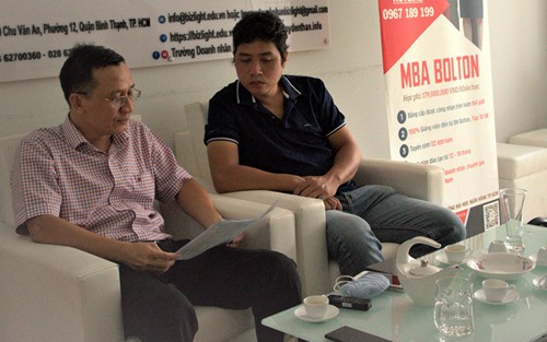 chuyen gia kinh te bui quang tin tu vong sau khi roi tu tang 14 chung cu huyen nha be hinh 1