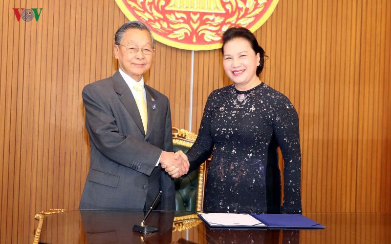 nghi sy aipa co trach nhiem sat canh cung nguoi dan vuot qua dai dich hinh 1