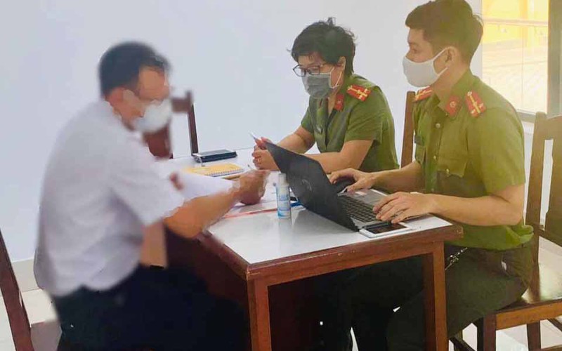 xuyen tac cong tac phong chong covid-19, xuc pham cong an da nang hinh 1