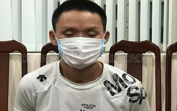 nong 24h: nam thanh nien dam ban cung phong trong khu cach ly  hinh 7