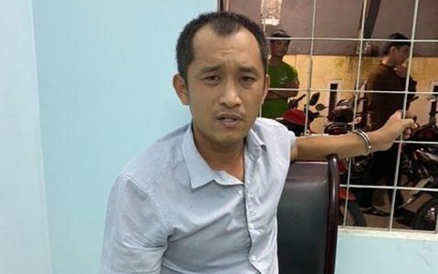 cam bua danh ban gai nguy kich hinh 1