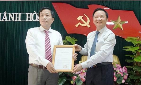 uy vien uy ban kiem tra trung uong lam pho bi thu tinh uy khanh hoa hinh 1