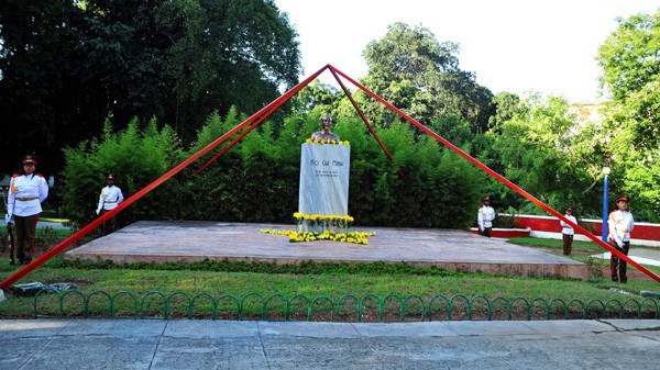 ho chi minh - nguon cam hung bat tan hinh 2