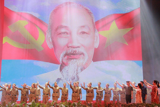 truc tiep: le mit tinh ky niem 130 nam ngay sinh chu tich ho chi minh hinh 1