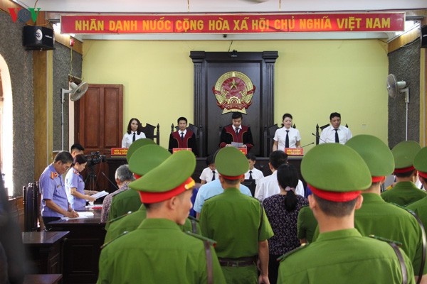 ngay 21/5, mo lai phien toa so tham vu gian lan thi cu o son la hinh 1