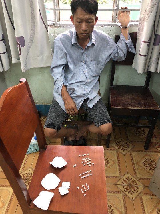 nong 24h: lai phat hien 21 nguoi nuoc ngoai nhap canh trai phep o da nang hinh 4