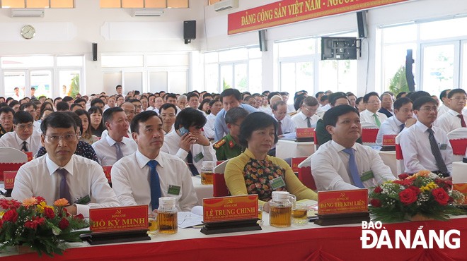da nang co 2 nu bi thu quan uy hinh 2