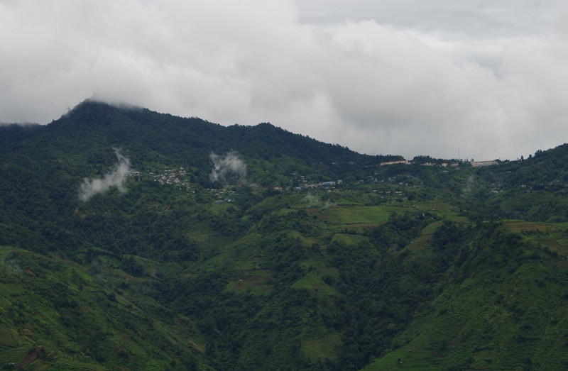 bộ đội lại dựng lều chặn đường mòn, lối mở phòng chống covid-19 hình 1 bo doi lai dung leu chan duong mon, loi mo phong chong covid-19 hinh 1