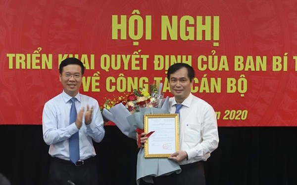 bo nhiem ong phan xuan thuy giu chuc pho truong ban tuyen giao tu hinh 1