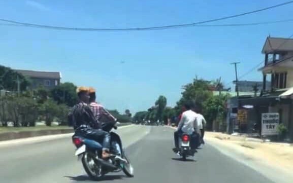 cong an trieu tap nhom "quai xe" lang lach danh vong tren quoc lo 1a hinh 1