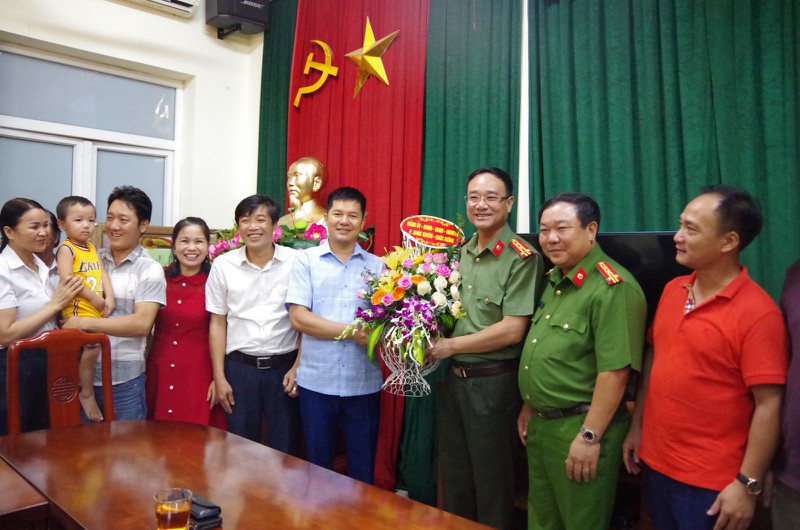 nong 24h: toan canh vu truy tim, giai cuu be trai bi bat coc o bac ninh hinh 3