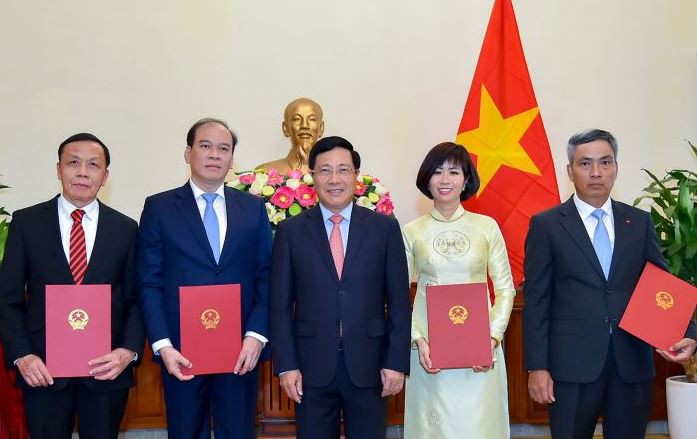 pho thu tuong trao quyet dinh bo nhiem 4 tan dai su, tong lanh su hinh 1