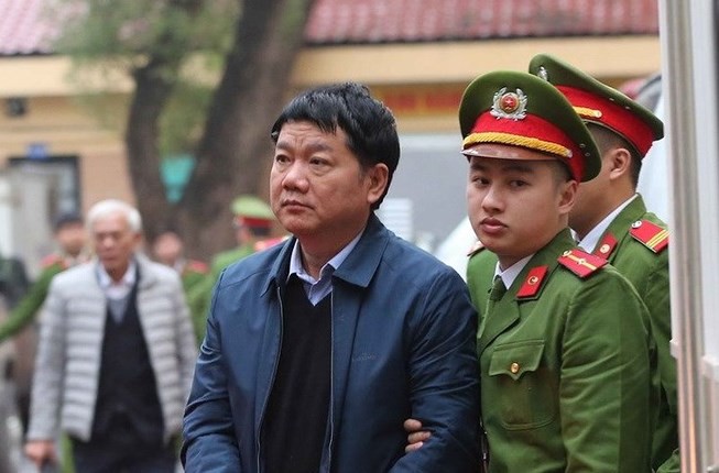 ong dinh la thang dang o tu, sao lai bi tam giam? hinh 1